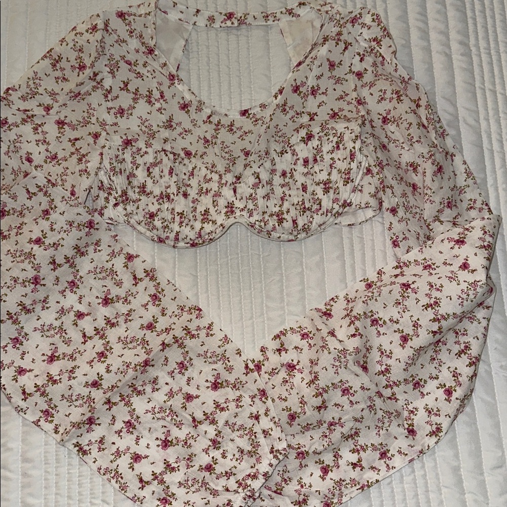 Cream Floral Sweetheart Long-Sleeve Crop Top